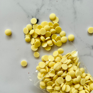 Callebaut valge šokolaad Velvet 32% nööpidena, 400 g