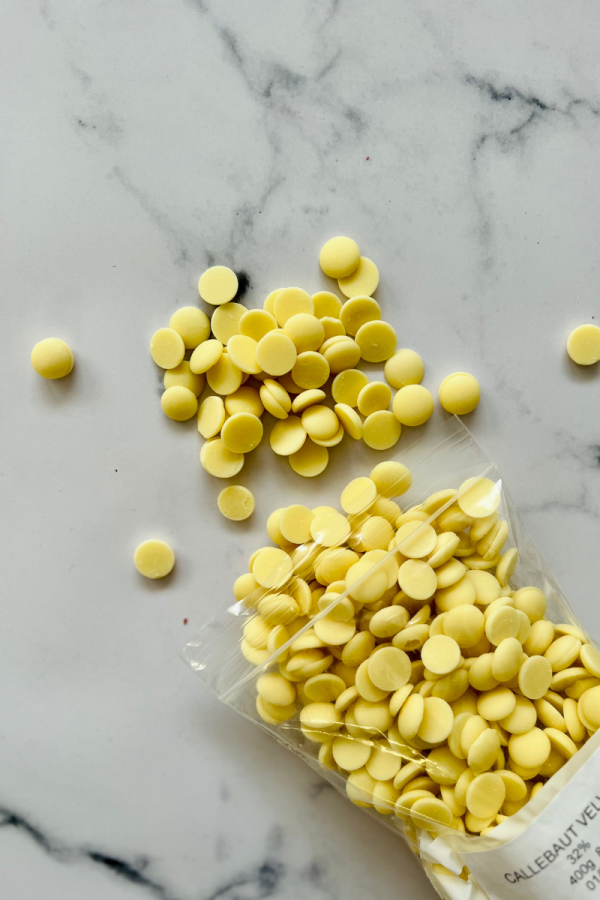 Callebaut valge šokolaad Velvet 32% nööpidena, 400 g